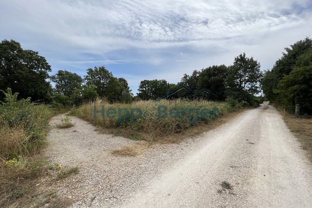 Zemljište sa važećom građevinskom dozvolom, Valtura-Pula