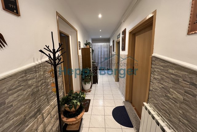 Stan, 90 m2, Prodaja, Pula